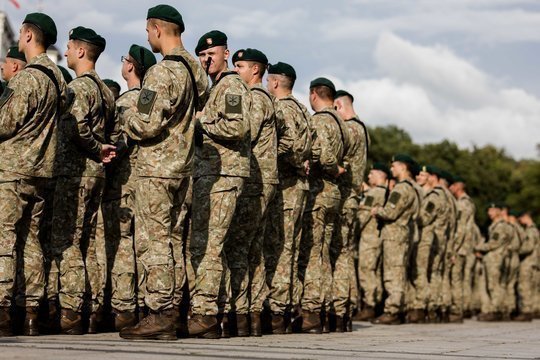 Pristatė fortifikacijų planą: įvardijo, kaip stabdytume priešo pajėgas