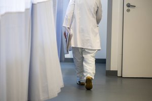 Apiplėšė lietuvius? 22 mln. eurų išvilioti iš pacientų kišenių – tik ledkalnio viršūnė