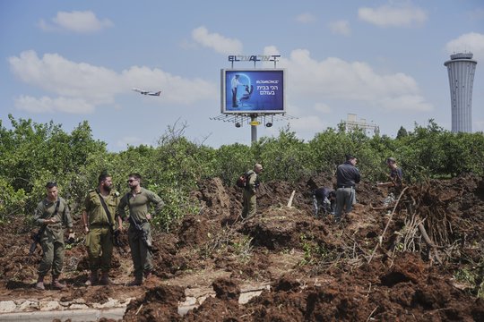 Izraelis smogė Jemenui po hučių atakos prieš Tel Avivo oro uostą