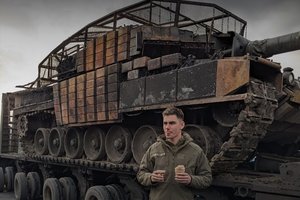 Vakarietiškos technikos atsparumas: atlaikė 10 smūgių dronais, šaudmenų sprogimą ir dar grįš į mūšio lauką