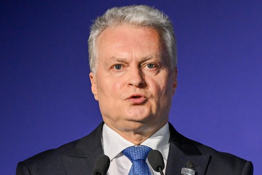 G. Nausėda nepalaiko iniciatyvos naikinti valstybės vadovo statusą V. Landsbergiui: sprendimas buvo teisingas