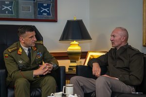 Lietuvos kariuomenės vadas susitiko su aukščiausia JAV karine vadovybe