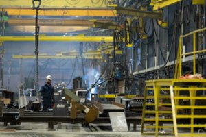 Palygino, kaip tarifai veikia įvairius pramonės sektorius: Baltijos šalyse labiausiai nerimauja lietuviai