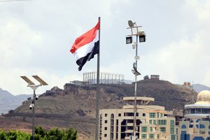 Izraelis ragina civilius palikti teritoriją aplink Sanos oro uostą