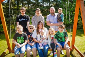 Aštuonių vaikų mama: „Esame eilinė šeima. Tik turinti truputį daugiau vaikų“
