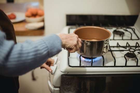 EK užsibrėžus atsisakyti rusiškų dujų importo atsakė, kaip tai paveiks lietuvių kišenes