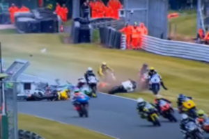 Skaudi avarija motociklų lenktynėse nusinešė dviejų sportininkų gyvybes