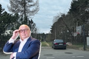 Dar vienas akibrokštas šalia Matijošaičių namų: po viešai surengto spektaklio – abejonių keliantis vaizdelis gatvėje