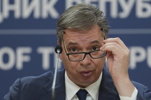 Į Maskvą skridęs Serbijos prezidento A. Vučičiaus lėktuvas leidosi avariniu būdu: kilo pavojus būti numuštam