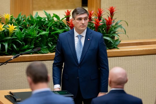 „Daro didelę reputacinę žalą visam Seimui“: konservatoriai vėl prašo panaikinti A. Dudėno imunitetą