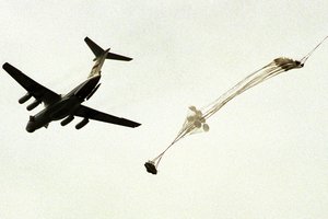 „Kauno placdarmas“: sovietų generolas skraidė į savo haremą Lietuvoje