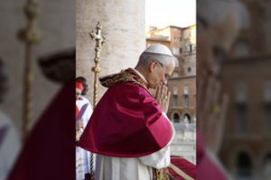 Naujasis popiežius Leonas XIV pirmą kartą kreipėsi į pasaulį: linkėjo taikos