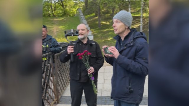 Užfiksavo prorusiškų aktyvistų šou Antakalnio kapinėse: pasipylė keiksmai, agresija, prireikė pareigūnų