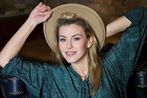 V. Matačiūnaitė atskleidė, kaip atsidūrė netoli Londono vykusiame svingerių vakarėlyje: „Aprodė visą pilį, kurioje – 40 miegamųjų“