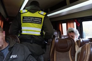 Suimti du neteisėti migrantai ir juos lydėjęs Kamerūno pilietis