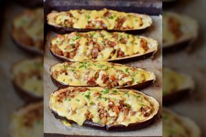 Elenos baklažanų „laiveliai“: papuošia ne tik kasdienį, bet šventinį stalą