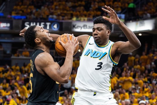 „Cavaliers“ pajautė pergalės skonį – sumažino atsilikimą nuo „Pacers“