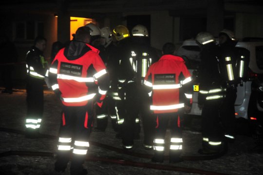 Jurbarko rajone girta moteris padegė namą: šliūkštelėjo ant durų benzino