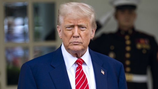 Griežta D. Trumpo žinutė Ukrainai ir Rusijai: „Užbaikite šį beprasmį karą“