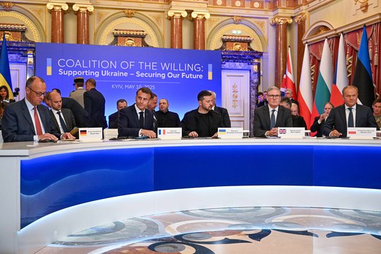 Pristatė, kaip atrodytų paliaubos Ukrainoje: jų nesilaikant – smūgis Rusijai
