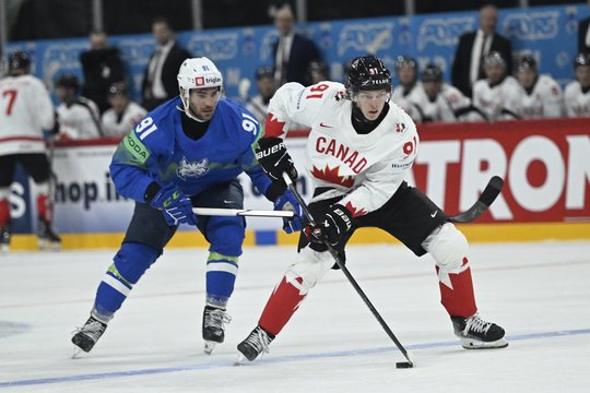 Po praėjusio fiasko pasaulio čempionate Kanada keturiais įvarčiais startavo šių metų pirmenybėse