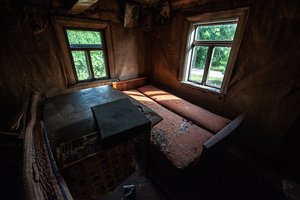 Apleistoje sodyboje Joniškio rajone – kraupūs vaizdai: rastas suiręs vyro kūnas