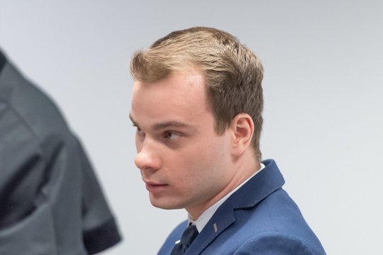Teismas nesuteikė galimybės už nepilnamečių tvirkinimą nuteistam Remigijui Jakščui anksčiau laiko išeiti į laisvę