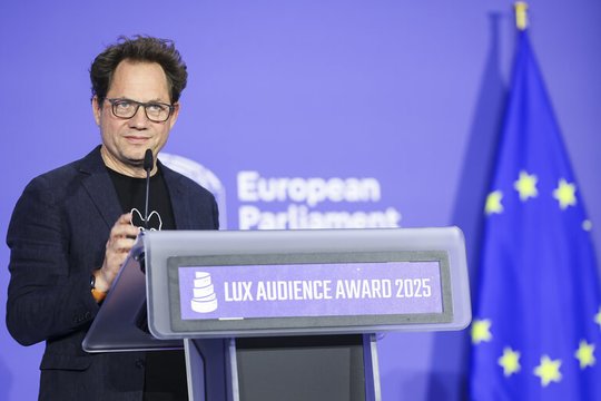 Dar vieną apdovanojimą nuskynusio „Potvynio“ prodiuseris: „Latvija naudoja šį filmą, kad išliktų“