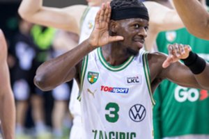 S. Francisco: „Treneris gavo dvi technines, dabar jis mums skolingas sušių“