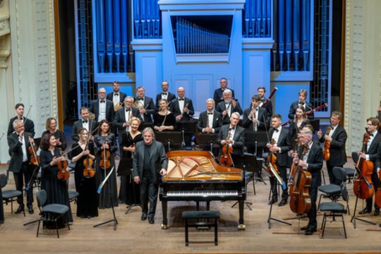 Lietuvos kamerinis orkestras koncertų sezoną baigė su garsiu britų muziku Barry Douglasu