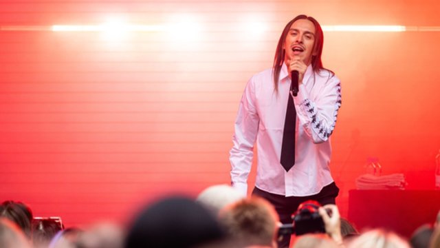 Skandalingasis estas T. Cash prakalbo apie „Eurovizijos“ reikšmę Baltijos šalims