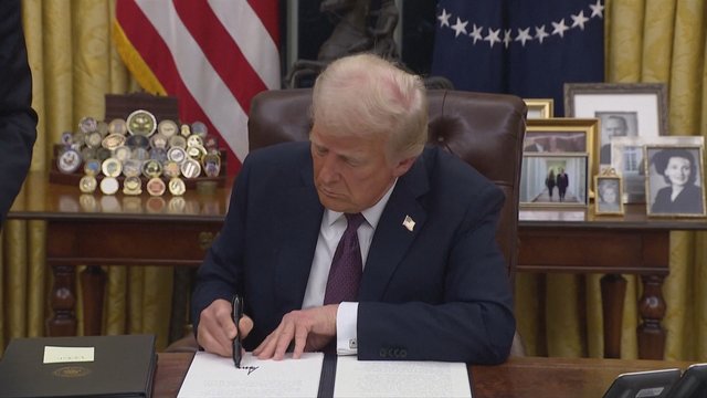 D. Trumpas gręžiasi į farmacijos pramonę: pasirašys įsaką dėl drastiško vaistų kainų mažinim