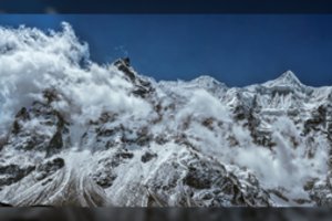 Kopdama į trečią pagal aukštį pasaulyje Kančendžungos kalną žuvo alpinistė iš Prancūzijos