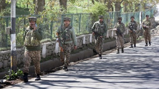 Gyvenimas Indijoje grįžta į senas vėžias: po paliaubų su Pakistanu, atidaromi 32 oro uostai