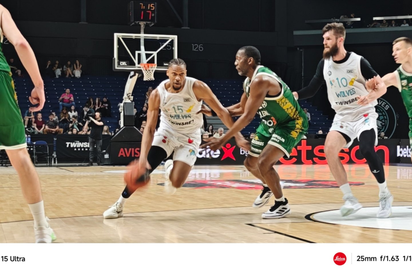 Mindaugas Nacevičius fotografuoja taip, kaip mato – be pagražinimų, be dirbtinio pozavimo.<br>M.Nacevičiaus nuotr.