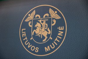 Įtariama, jog Lietuvoje veikianti įmonė Rusijai ir Baltarusijai tiekė draudžiamas prekes