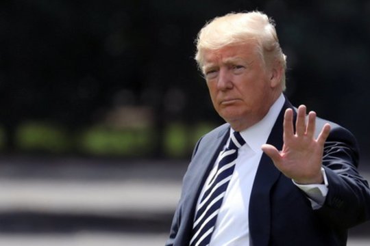 D. Trumpas atmetė kritiką dėl prabangios dovanos iš Kataro: „Būtų kvaila nepriimti“
