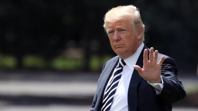 D. Trumpas atmetė kritiką dėl prabangios dovanos iš Kataro: „Būtų kvaila nepriimti“