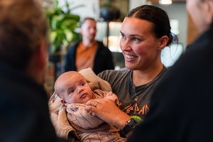 Į rinktinę su vaikeliu ant rankų atvykusi K. Nacickaitė: sportavau intensyviai ir jaučiuosi gerai