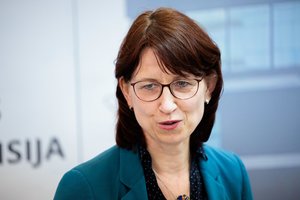 Seime prisiekė naujos sudėties VRK: dar vieną kadenciją komisijai vadovaus L. Petronienė