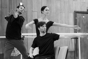 Baletas „Tuščias atsargumas“: nuotaikingas ir amžinas