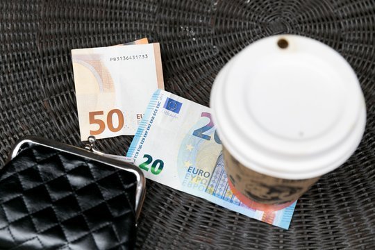 Vienkartinių plastiko indų apmokestinimą laiko sąmoningumo patikrinimu: turime gerą pavyzdį