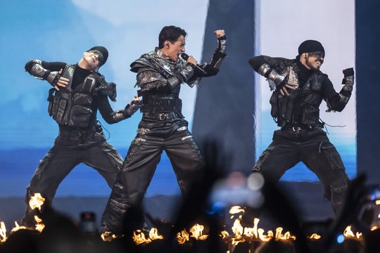 Per plauką nuo nelaimės: Norvegijos atlikėją „Eurovizijos“ scenoje ištiko labai netikėta bėda