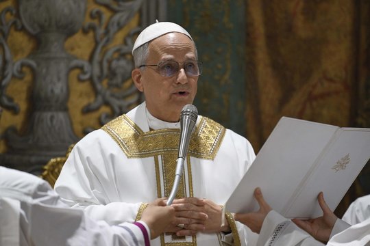 Popiežius Leonas XIV siūlosi tarpininkauti nutraukiant karus: ginklai problemų nesprendžia