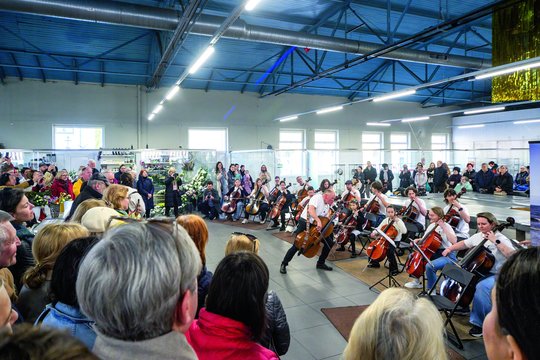Uostamiestį užplūdo violončelių garsai – skambėjo ne tik koncertų salėse