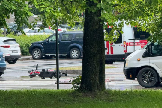 Kaune partrenkta nepilnametė – ji važiavo per pėsčiųjų perėją