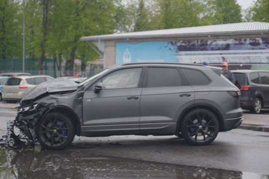 Vaizdai iš avarijos Panevėžyje: susidūrus automobiliams sužeisti 8 žmonės