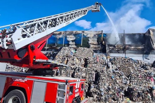 Dar vienas incidentas atliekų tvarkymo įmonėje: Tauragės r. nugriaudėjo sprogimas, kilo gaisras