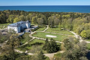 Palangos botanikos parkas ir gintaro muziejus naująjį sezoną pasitiko ypatinga švara