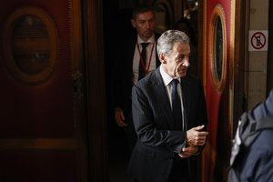 N. Sarkozy nebereikės nešioti apykojės